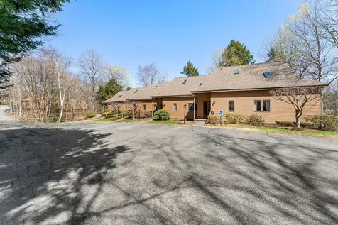 1140 Murphy's Road Hartford VT 05059