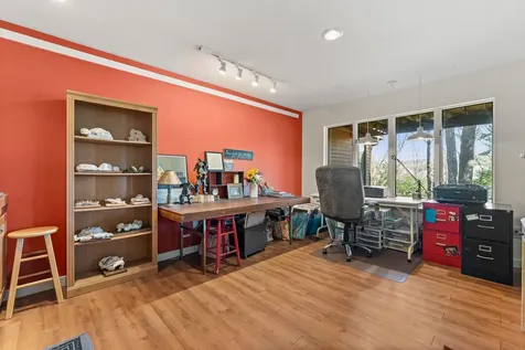 1140 Murphy's Road Hartford VT 05059