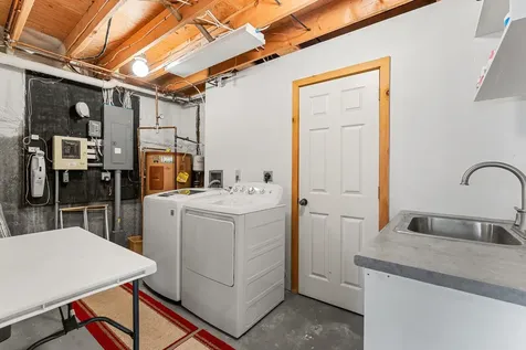 1140 Murphy's Road Hartford VT 05059