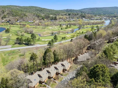 1140 Murphy's Road Hartford VT 05059