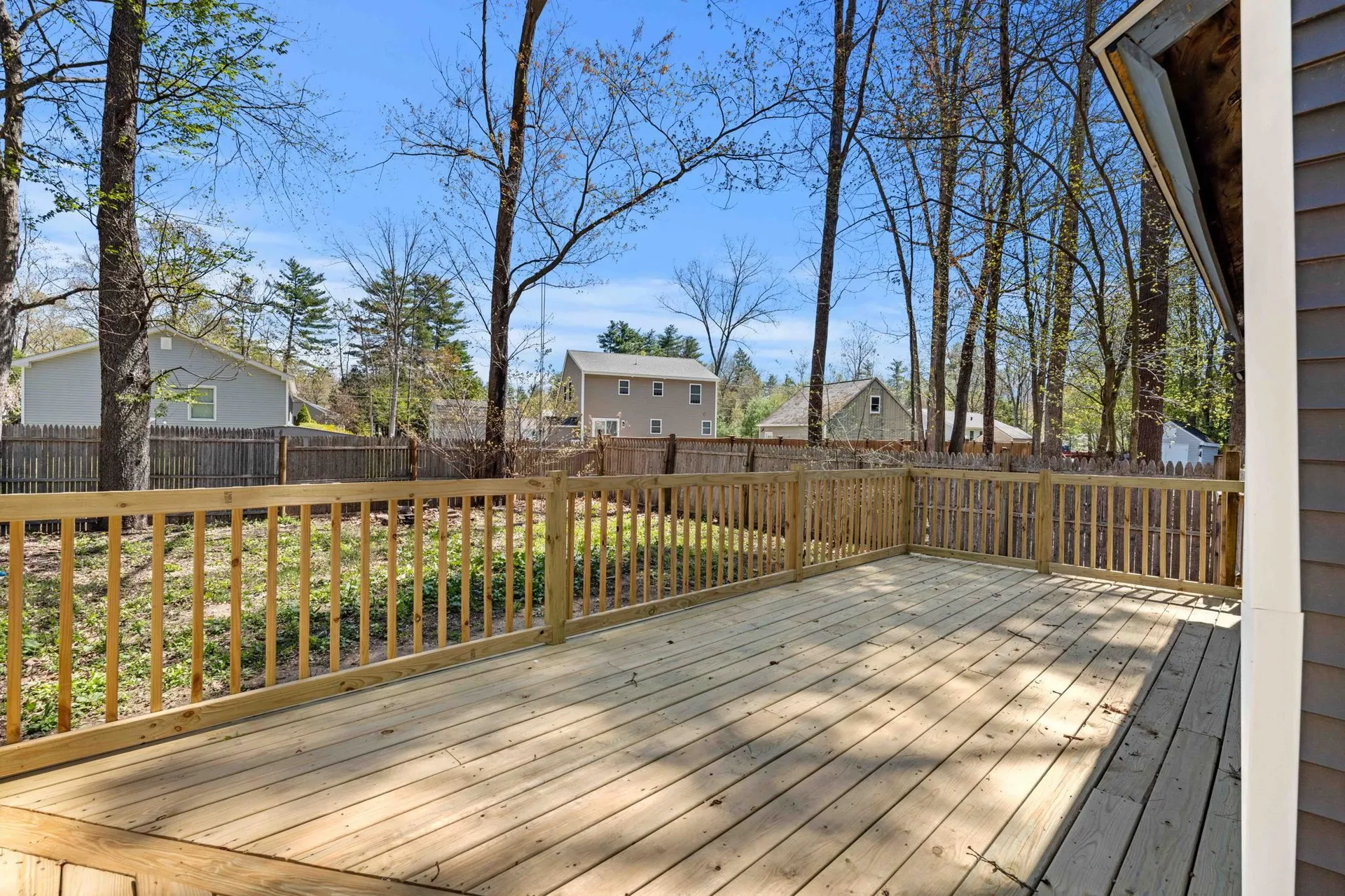 6 Beach Street Fremont NH 03044-3565