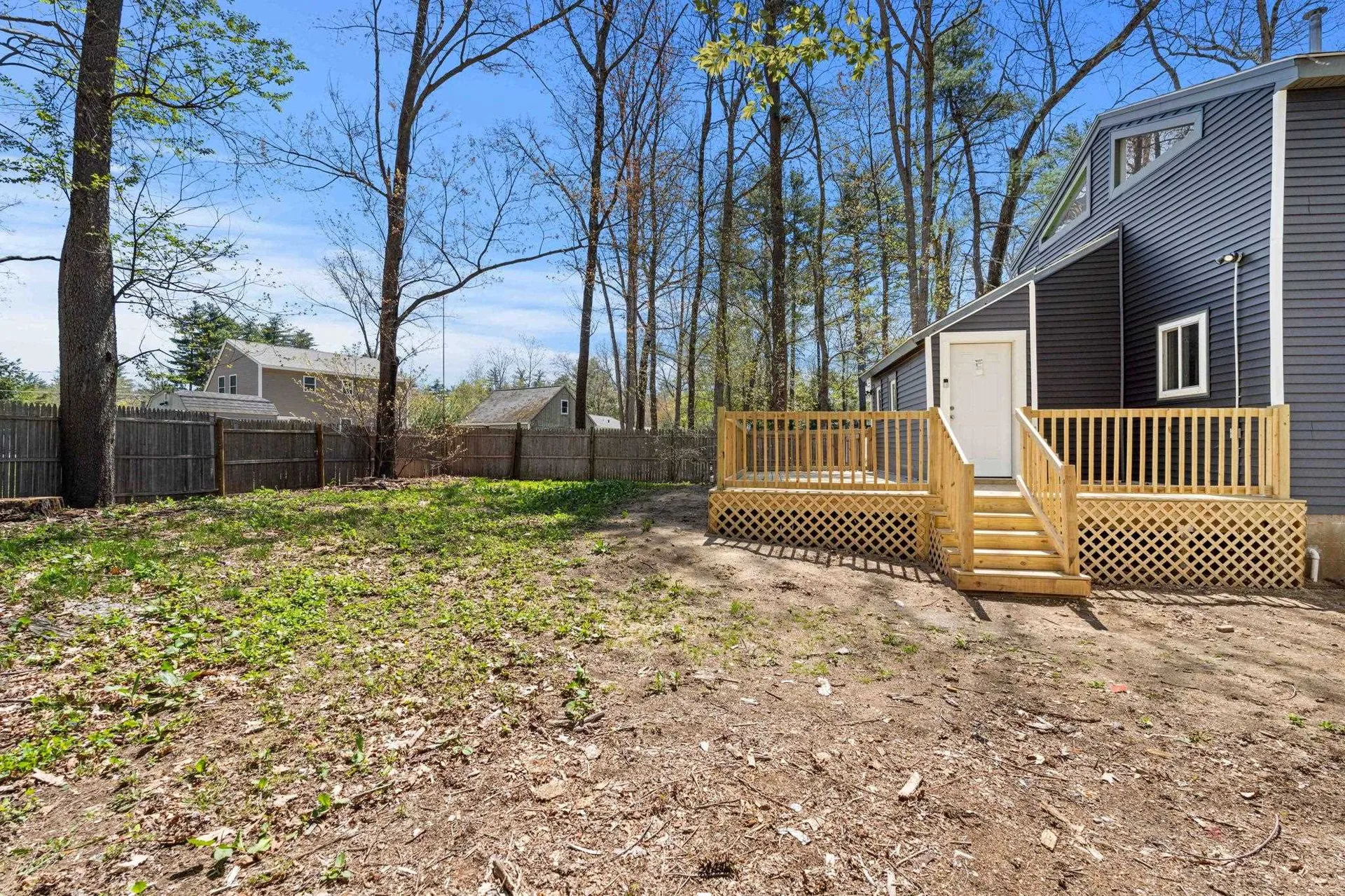 6 Beach Street Fremont NH 03044-3565