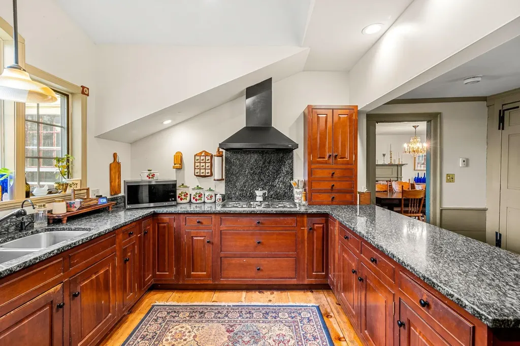 324 Stark Highway North Dunbarton NH 03046