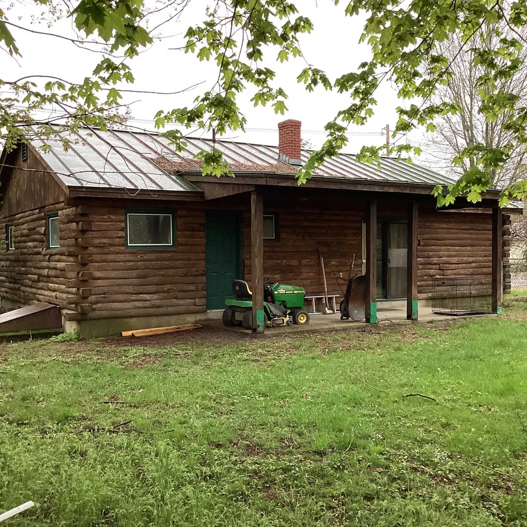 10 Bank Drive Lane Walpole NH 03609