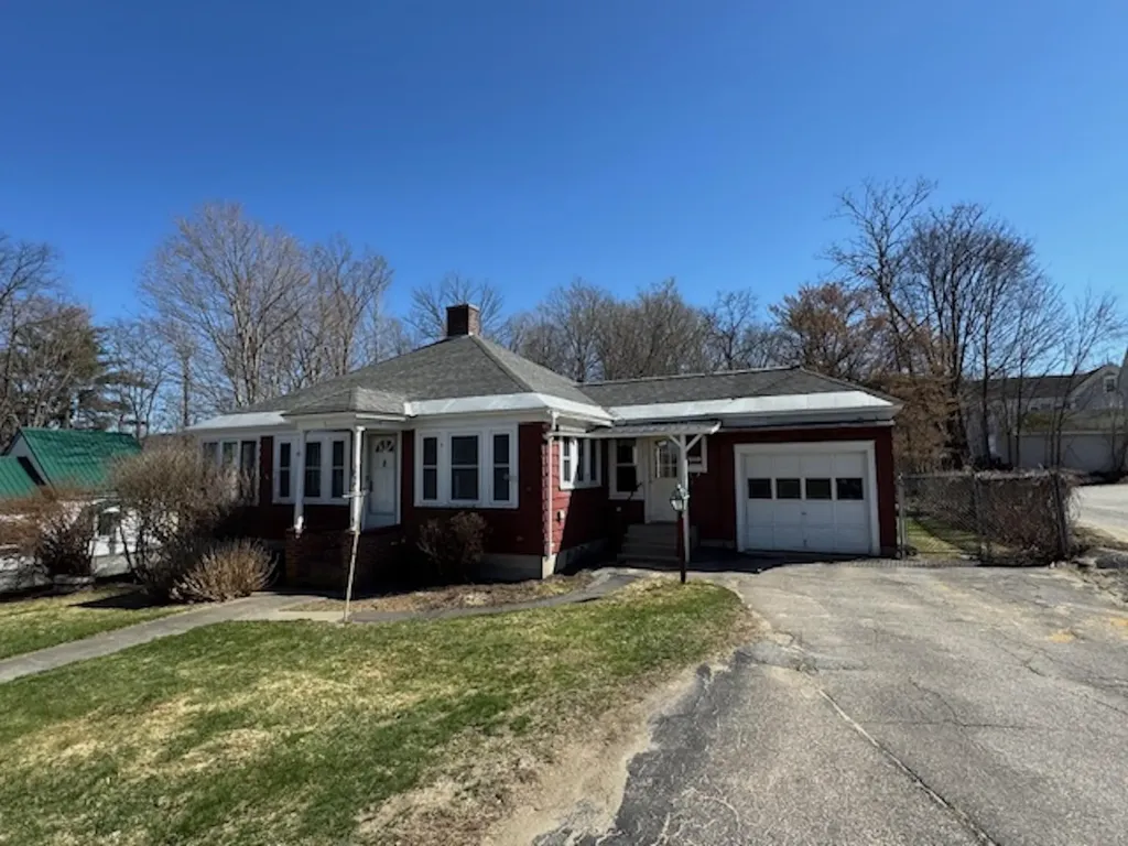 5 Webster Street Plymouth NH 03264