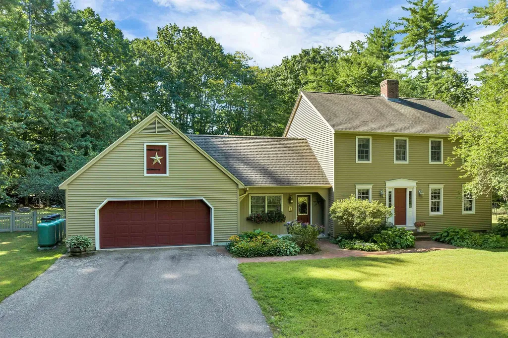 4 Fern Way Madbury NH 03823