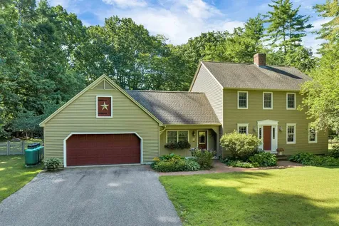 4 Fern Way Madbury NH 03823