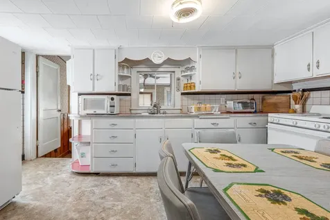 7 Lippold Road Atkinson NH 03811