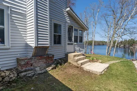 7 Lippold Road Atkinson NH 03811