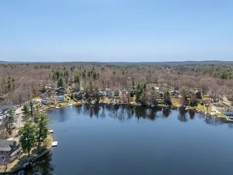 7 Lippold Road Atkinson NH 03811