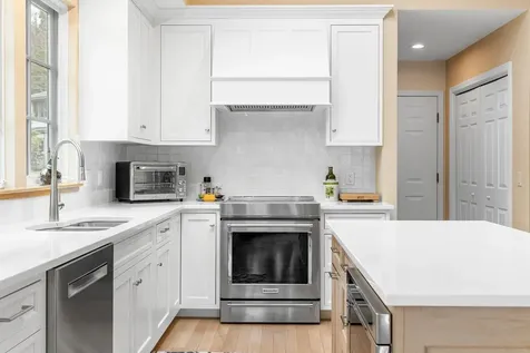 4 Diana Court Hanover NH 03755
