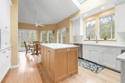 4 Diana Court Hanover NH 03755