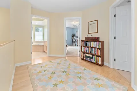 4 Diana Court Hanover NH 03755