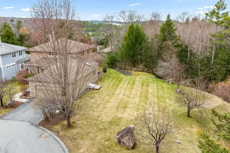 4 Diana Court Hanover NH 03755