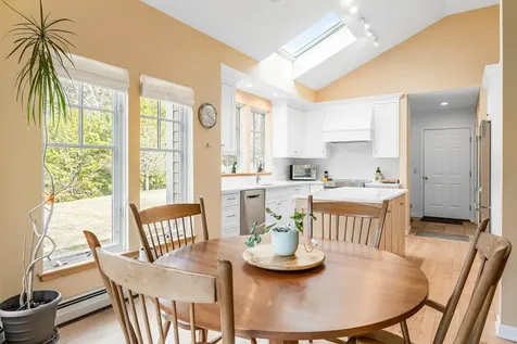 4 Diana Court Hanover NH 03755