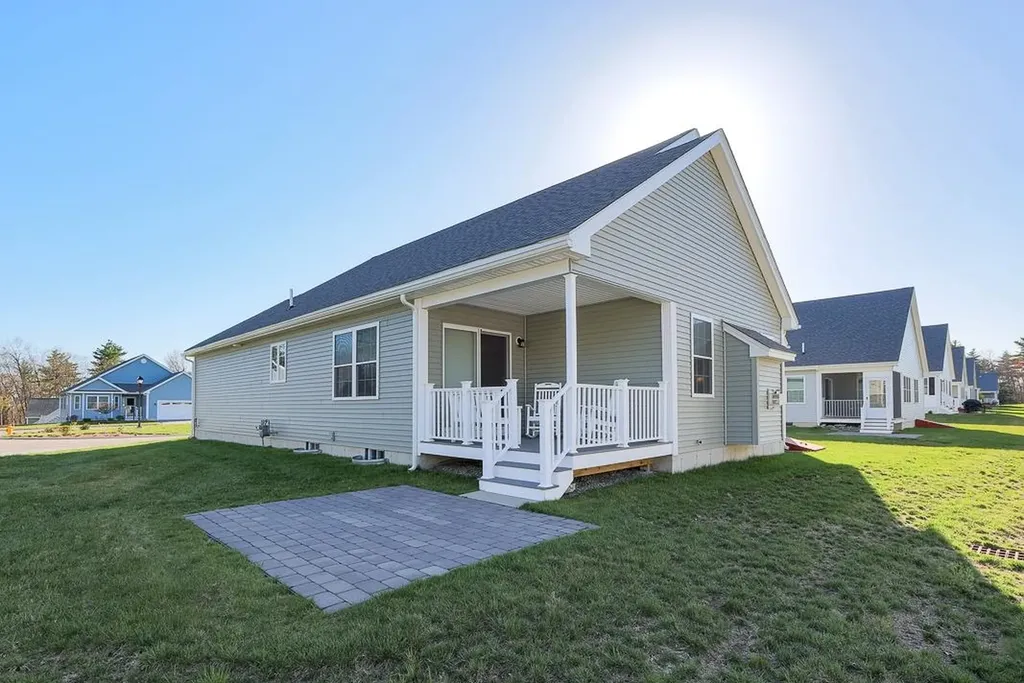 12 Mulberry Lane Hooksett NH 03106