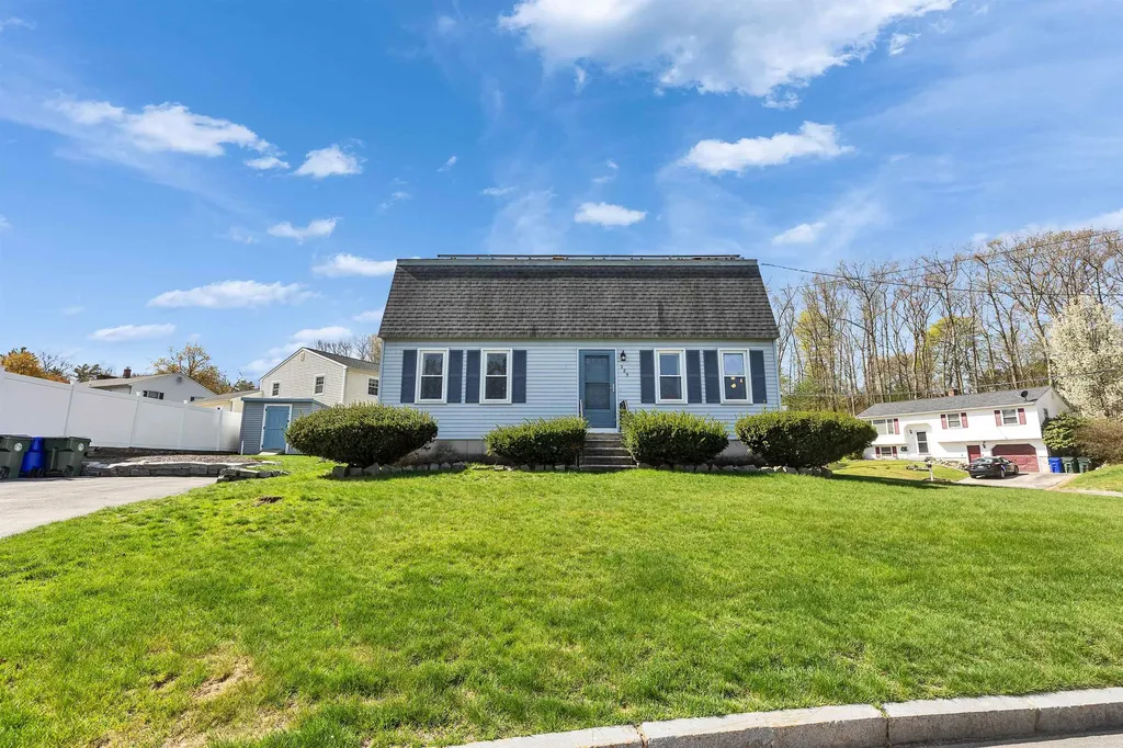 289 Patricia Lane Manchester NH 03104