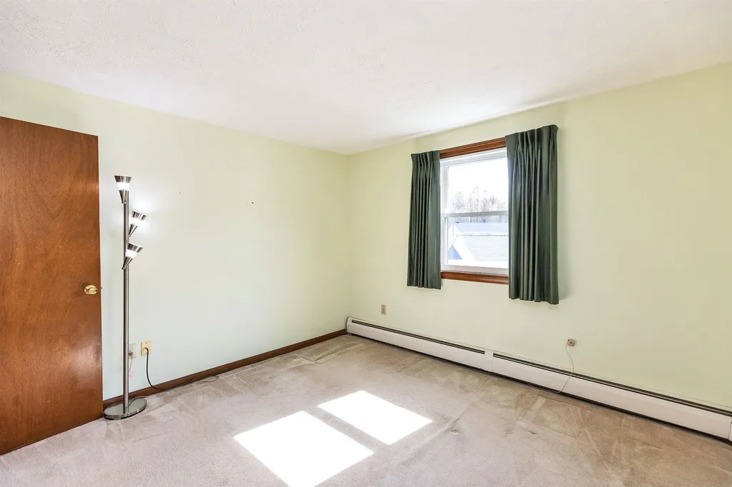 289 Patricia Lane Manchester NH 03104