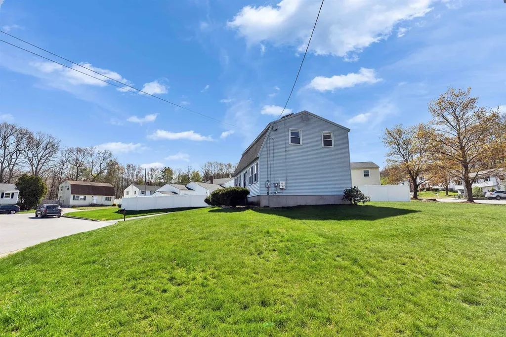 289 Patricia Lane Manchester NH 03104