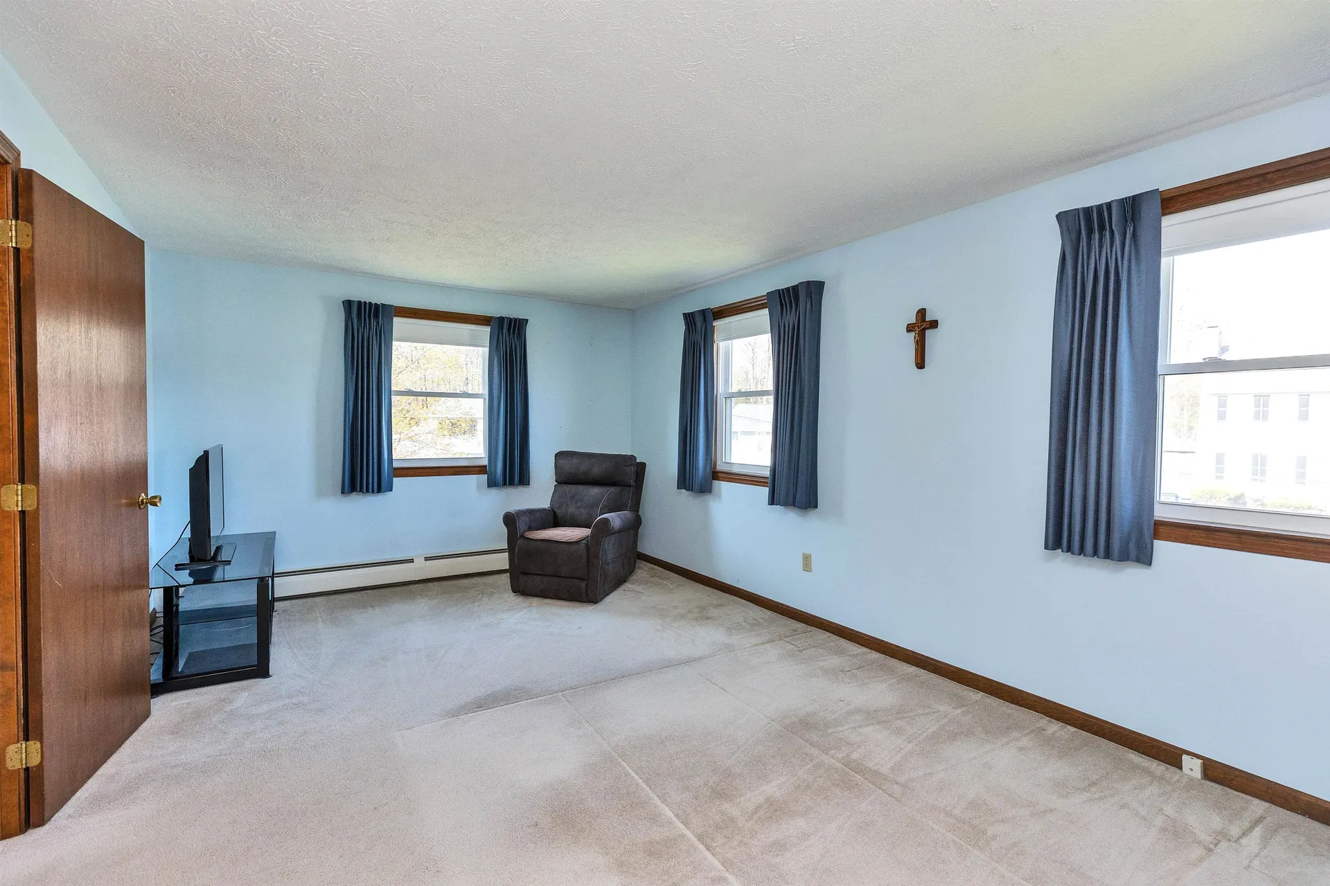 289 Patricia Lane Manchester NH 03104