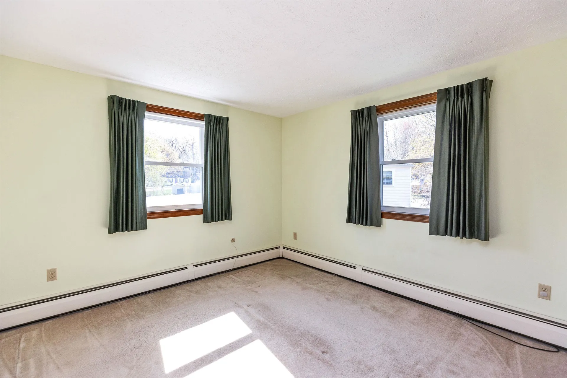 289 Patricia Lane Manchester NH 03104