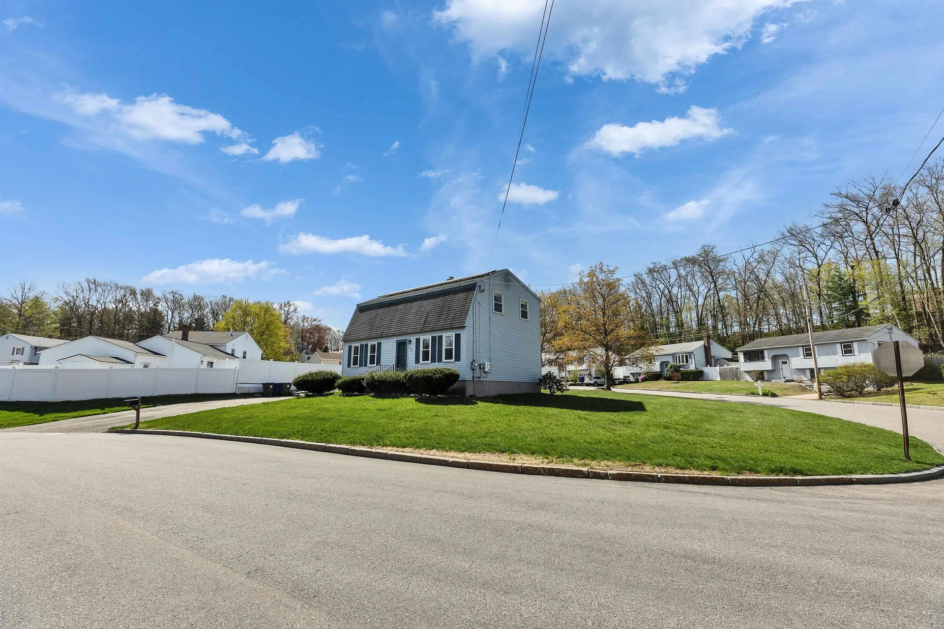 289 Patricia Lane Manchester NH 03104