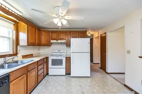 289 Patricia Lane Manchester NH 03104