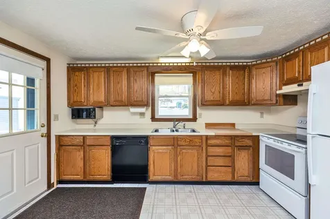289 Patricia Lane Manchester NH 03104