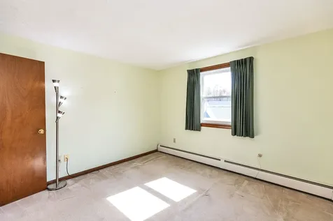 289 Patricia Lane Manchester NH 03104
