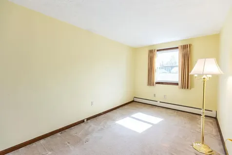 289 Patricia Lane Manchester NH 03104