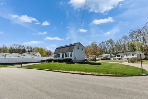 289 Patricia Lane Manchester NH 03104