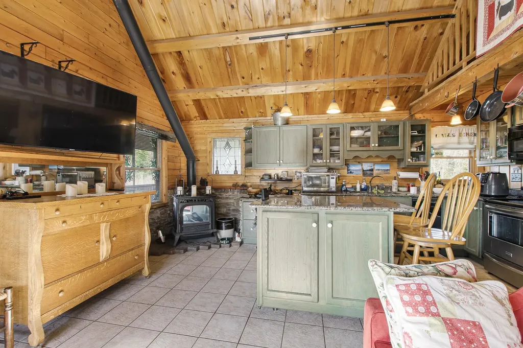 146 Claybrook Road Canaan VT 05903