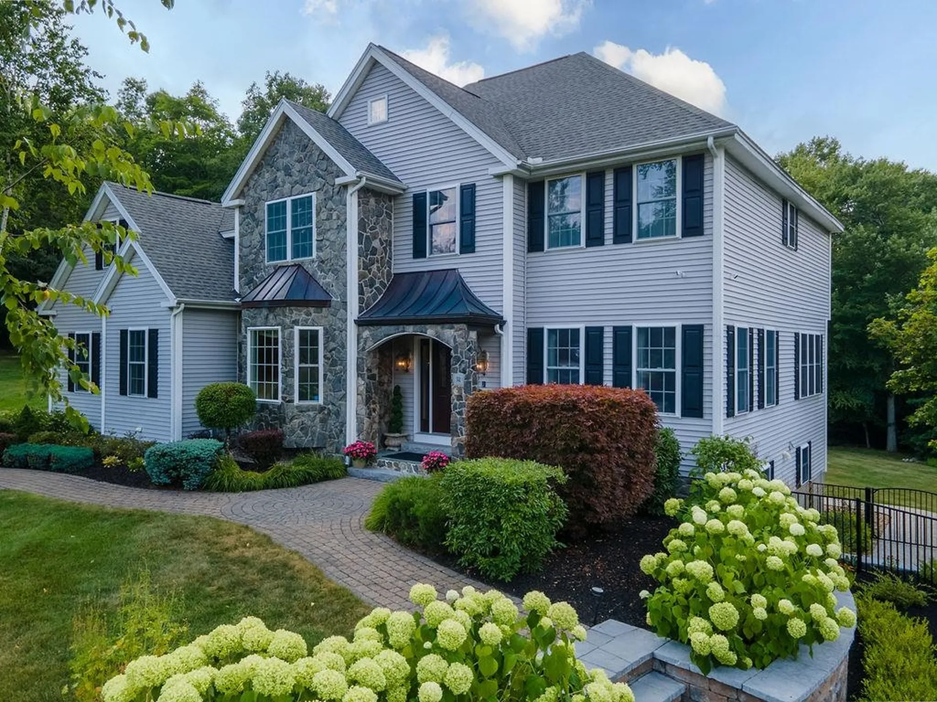 32 Wildwood Road Auburn NH 03032