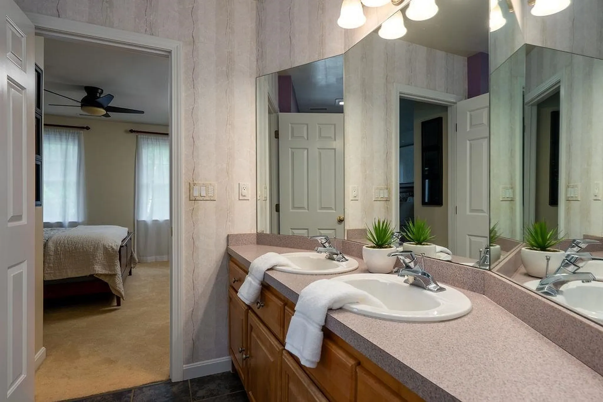 32 Wildwood Road Auburn NH 03032