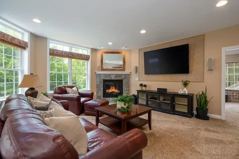 32 Wildwood Road Auburn NH 03032