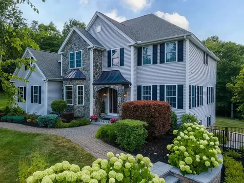 32 Wildwood Road Auburn NH 03032