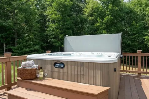 32 Wildwood Road Auburn NH 03032