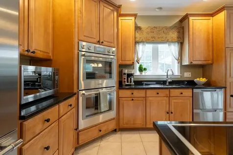 32 Wildwood Road Auburn NH 03032