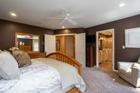 32 Wildwood Road Auburn NH 03032