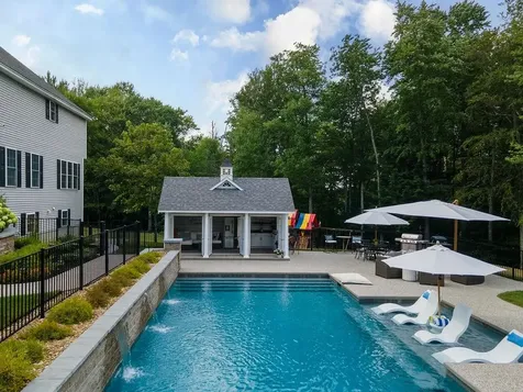 32 Wildwood Road Auburn NH 03032