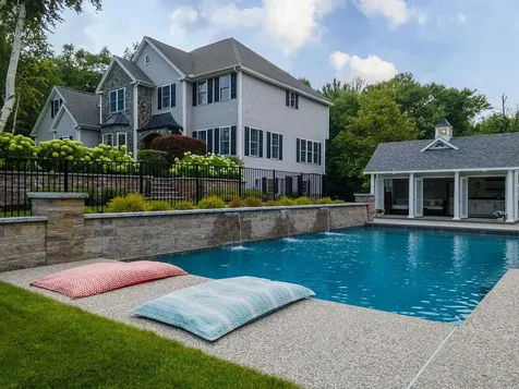 32 Wildwood Road Auburn NH 03032