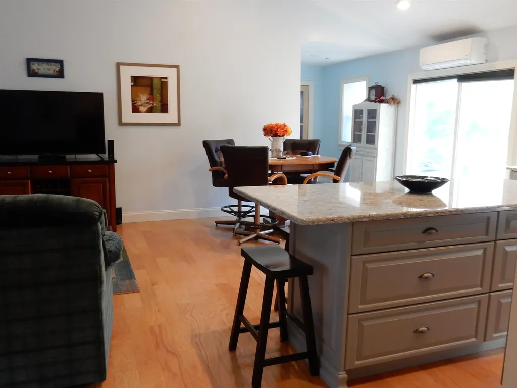 128 Cherry Lane Newport City VT 05855