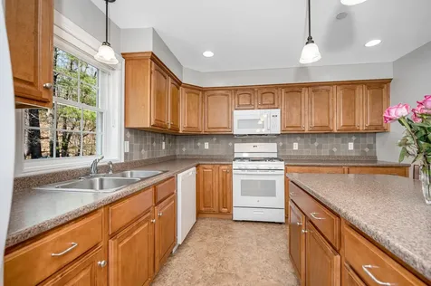 12a Aster Court Hudson NH 03051