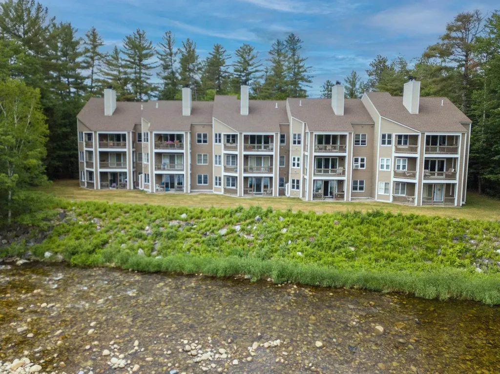 20 Crossing Drive Woodstock NH 03262
