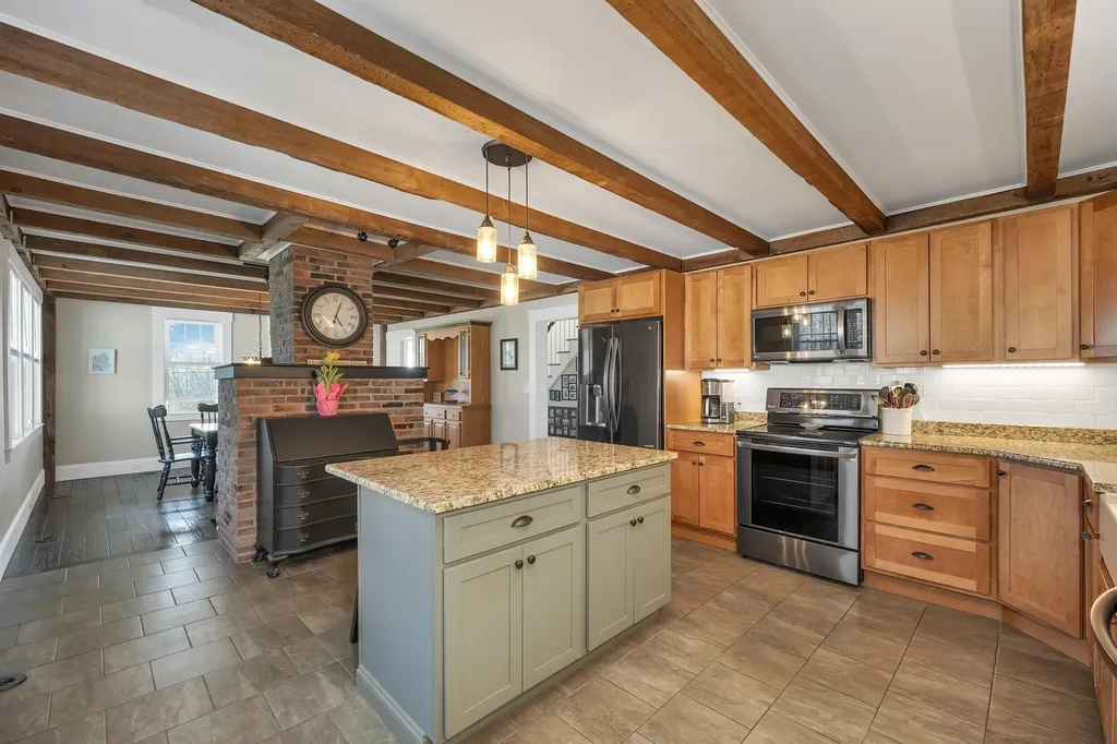 104 Pease Road Meredith NH 03253