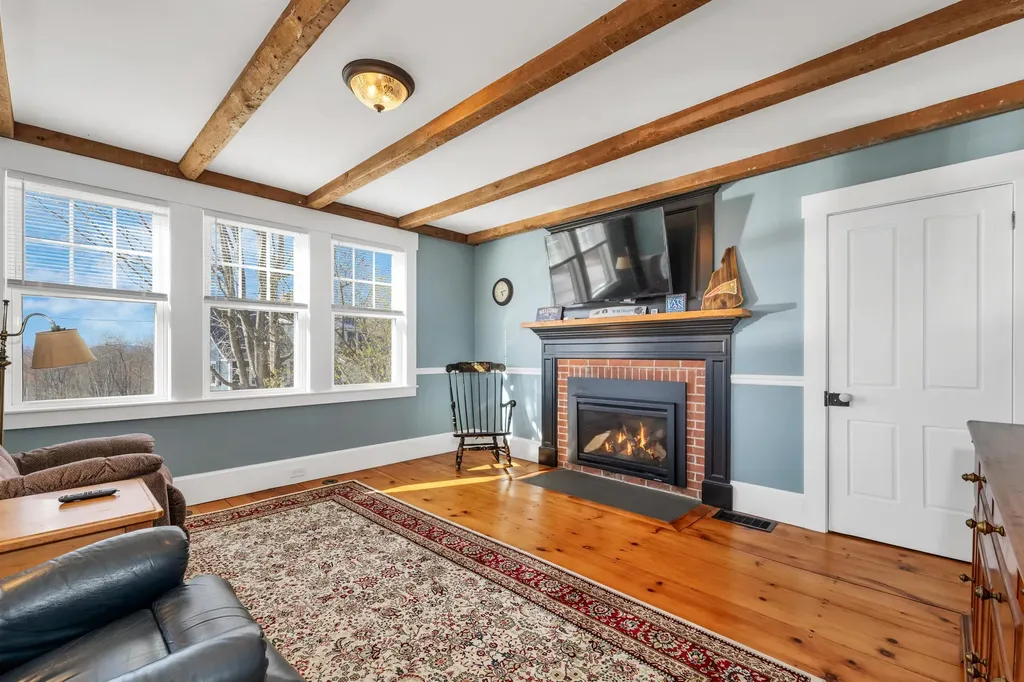 104 Pease Road Meredith NH 03253