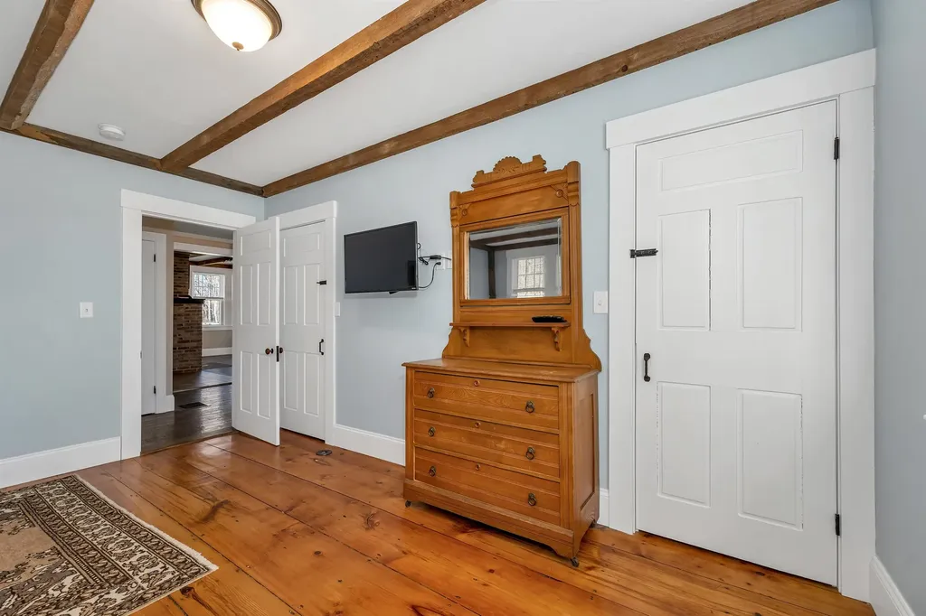 104 Pease Road Meredith NH 03253