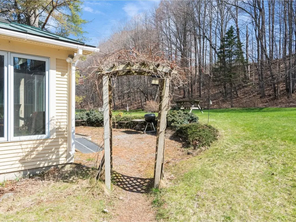 321 East River Road Lincoln VT 05443