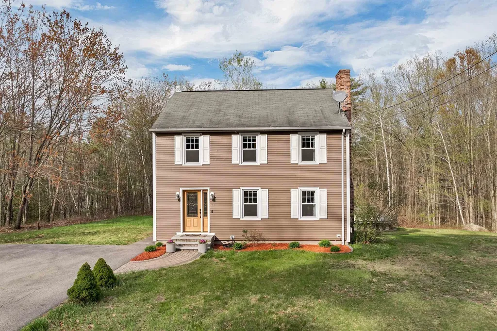 12 Sagamore Drive Derry NH 03038