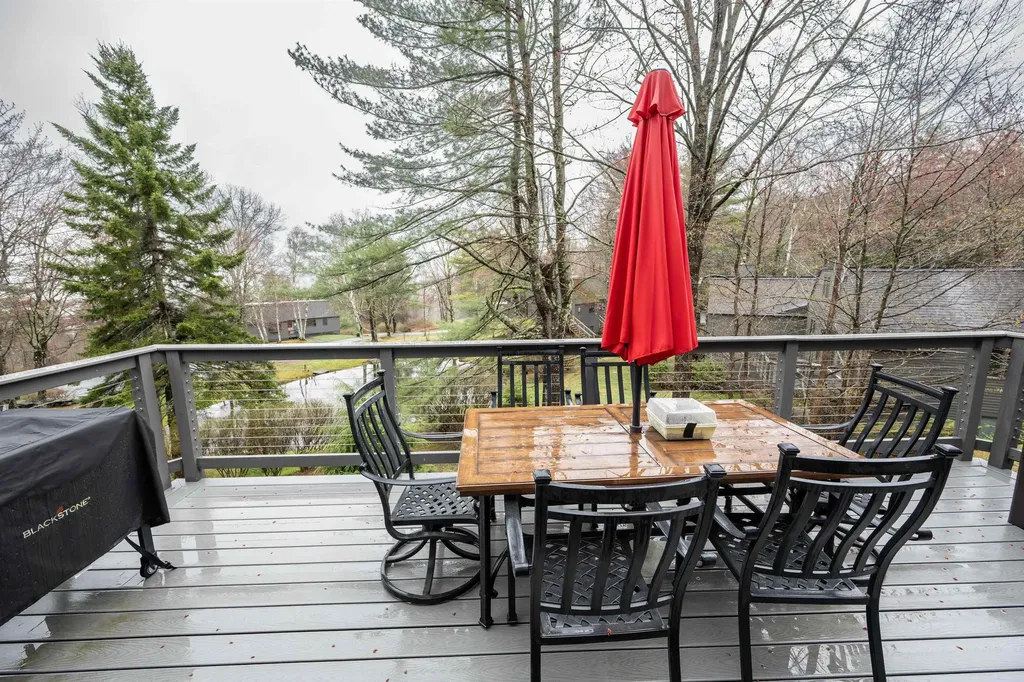 535 Williams Lane Hartford VT 05059